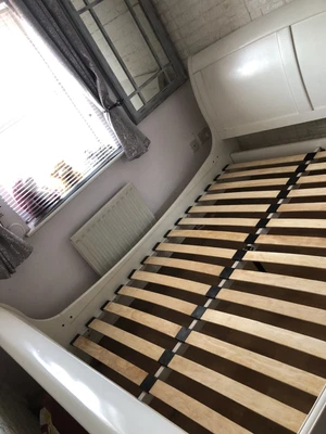 £90 • Buy Kingsize Solid Sleigh Bed Frame Used