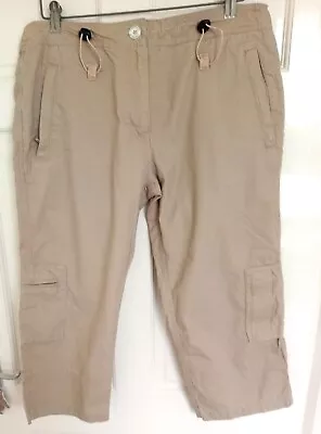 A Pair Of Lazy Jacks Beige Cropped Trousers Size 14 • £4