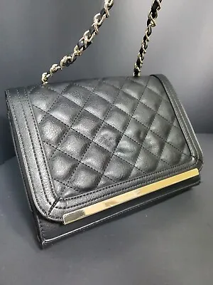 Mossimo Crossbody Chain Strap Black Quilted Embossing Purse 9x7x2  • $15.20