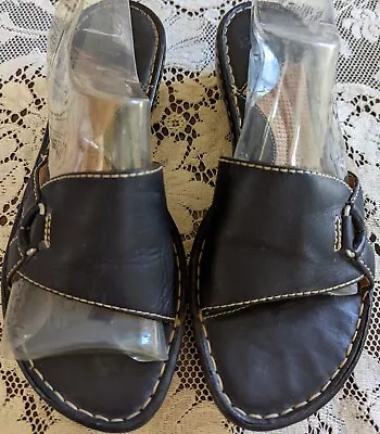 Born Sz 8 Black Leather Flat Flip Flop Sandals Slides • $14.99