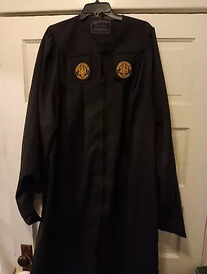 Univ Of Maryland Global Campus Graduation Gown Black Oak Hall 5'6  To 5'8  • $34.99