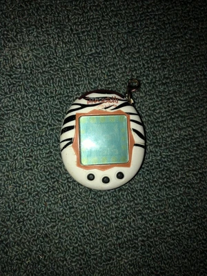 $85 • Buy Original 2004 Zebra Tamagotchi VINTAGE RARE
