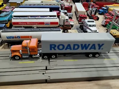Vintage Diecast Yatming Kenworth Semi And Trailer Roadway  • $15