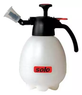 Solo 418 1/4 Gal. One-Hand Pressure Sprayer Polyethylene Tank Jet Mist Spray • $21.49