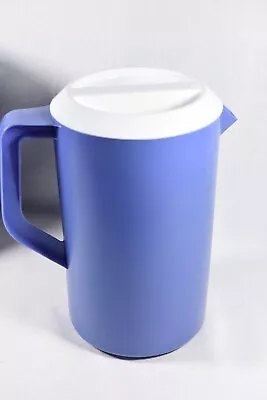 Vintage RUBBERMAID 1 Gallon Pitcher #2718 Blue With White Lid • $16.14