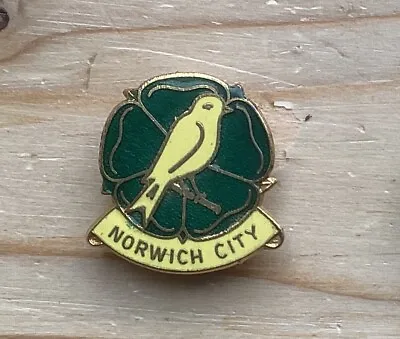 VINTAGE 1970s NORWICH CITY F.C CANARY ROSE FOOTBALL CLUB  BADGE Maker Coffer • £9.99