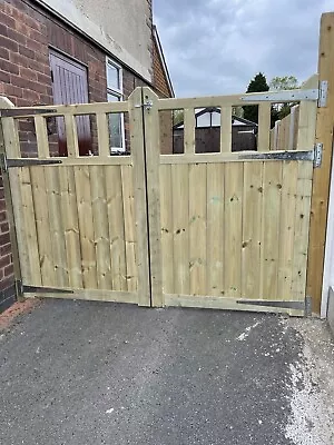 Pressure Treated Tanalised Cottage Style Driveway Gates 8ft    Wide X 5ft High • £400