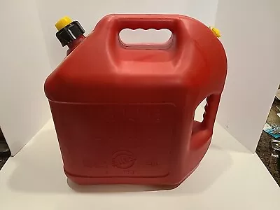 VTG Blitz 5 Gallon Red Plastic Vented Gas Can Pre Ban Model 11833 USA Lot 3 • $42.99