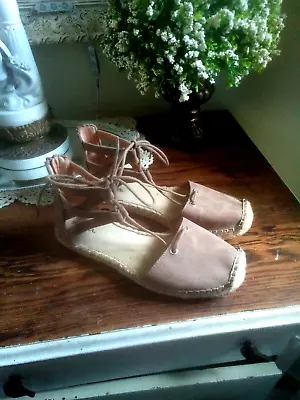 Merona | Lace Up Back Zip Espadrilles Sandals Flats | Tan | 7 • $8.50