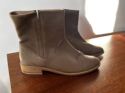 Country Road Tan Leather Ankle Boots Size 39 • $30