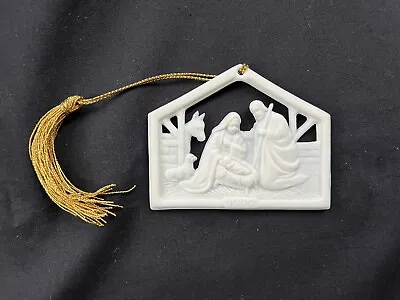 Vintage Avon Christmas Ornament Ceramic Nativity Scene 1985  EX7809 • $4.99