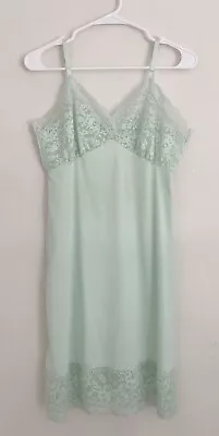 Vintage VAN RAALTE Women’s Full Slip Sz Small 34 Light Green Nylon W/Lace • $18.99