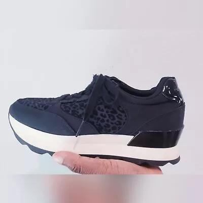 $65 • Buy ZARA WOMAN LACE-UP LEOPARD PRINT SNEAKERS Black & White Size 37 EU = 6.5 US
