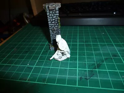 £5 • Buy Half Orc (fighter) Scimitar & Shield Solid Base C10 Games Workshop 1984