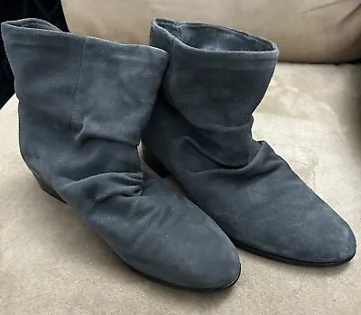 Women's MUNRO American 235779 Gray Suede Ankle Boots Size 8 • $19.95