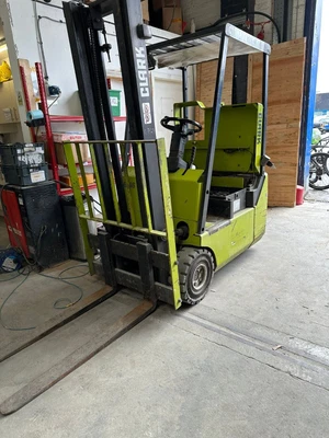 £2800 • Buy Clark Forklift Truck Electric
