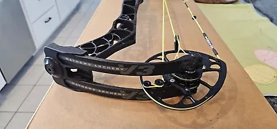 Mathews V3 31 Rh 60lb 28  Draw Black W 60x Yellow Strings! • $849