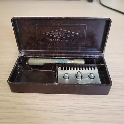 Vintage 1930's GILLETTE England Safety Razor In Bakelite Case  • $60