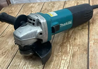 Makita 9557NB 4 1/2  Wheel Angle Grinder • $60