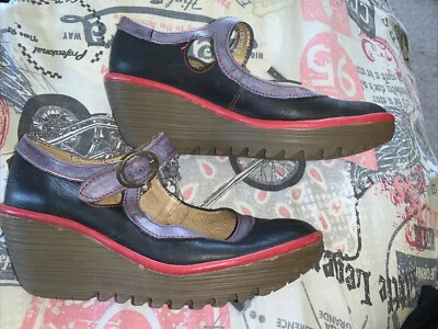 £15 • Buy Fly London Shoes Wedge Size 6 (39)