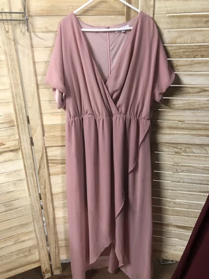 $5 • Buy Truely You Ladies Pink High Low Dress Size 20￼
