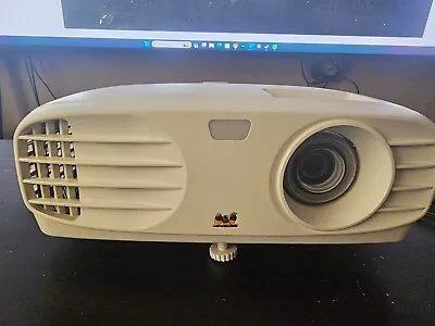 Viewsonic PX 700HD   Projector    1080p    Crisp Picture. • $200