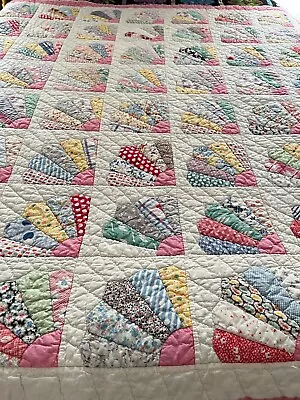 VINTAGE QUILT WITH FANS ~ ALL HAND APPLIQUE STITCHED AND QUILTED ~ 72 X 66 • $84.99