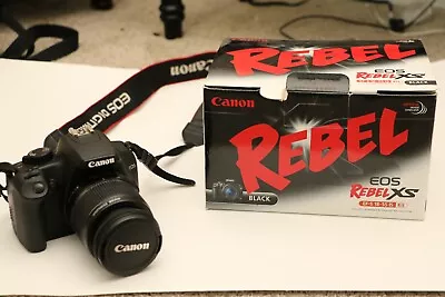 Canon EOS Rebel XS Black EF-S 18-55mm IS Lens Kit - Black • $255