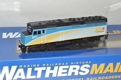 HO Scale Walthers VIA Rail Canada EMD F40PH Passenger Locomotive Train DC #6460 • $160