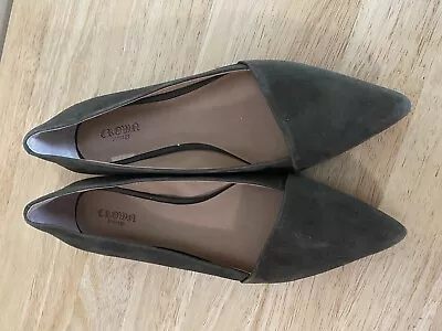 Crown Vintage Ballet Flats 7.5 Green Suede Pointy Toe • $30