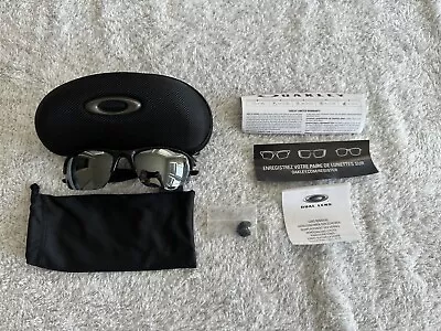 Oakley Bottle Rocket Polished Black/Polarized Lens (scratched) 62-13-139 • $45