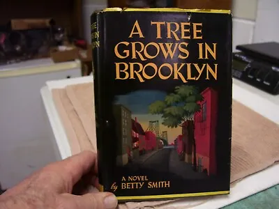 A TREE GROWS IN BROOKLYN BETTY SMITH - BLAKISTON Edition 1943 HC & JACKET • $49.55