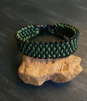 Handmade  Manta Ray  Paracord Bracelet With Buckle For An 8  Wrist • $14.99