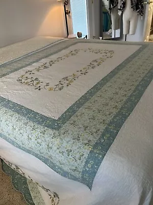 Martha Stewart Collection. Textured Style Embroidered King Sized Quilt. • $95.99