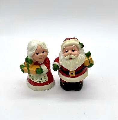 Vintage Hallmark Santa Claus And Mrs Claus Plastic Salt And Pepper Shakers 3  • $6.99
