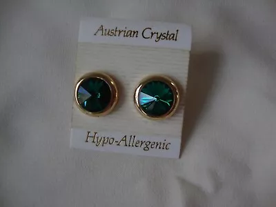 Vintage High Fashion Austrian Crystal Round Green & Gold Tone Stud Earrings • $4.99