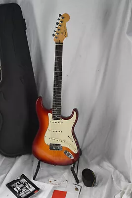 Fender American Deluxe Stratocaster Cherry Sunburst 2002 - Rosewood Fingerboard • $1995