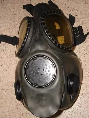 Authentic 1963 Vietnam Era US Army M17A1 Gas Mask EUC Sz. M • $79.89