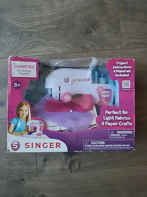 Singer Chainstitch Toy Sewing Machine 8+ Kid Works Batteries Included Free Ship • £43.42