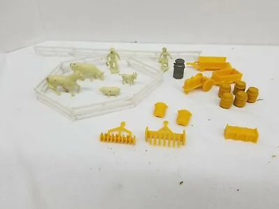 Vintage Marxville HO Scale Farm Equipment-Accessories-People-Animals-Fence E1 • $39.88