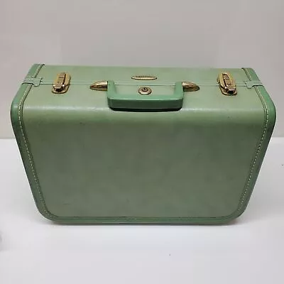 Vintage Green Taperlite Suitcase • $9.99