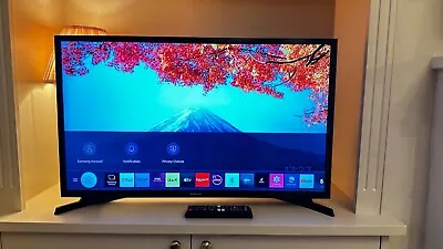 Perfect Condition Samsung UE32T5300AK 32  Smart Full HD HDR LED TV - Black • £155