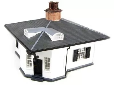 R8754 - Old Toll House (OO) • £22.99
