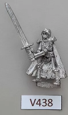 Harlequin Vampire Counts Undead Skeleton With Great Sword - Metal (V438) • £7.99