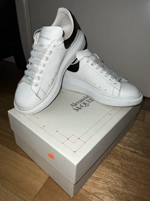 $500 • Buy Authentic Alexander McQueen Oversized Sneaker White/Black - Euro Size 43