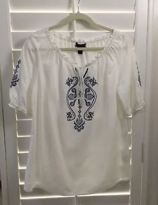 Gloria Vanderbilt Vintage Womens Tunic Top Size S Embroidered Front White & Blue • $12.99