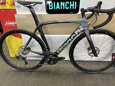 NEW Bianchi Oltre XR3 Shimano Ultegra 2x11 Disc Brakes 55cm MSRP: $4600 • $2980