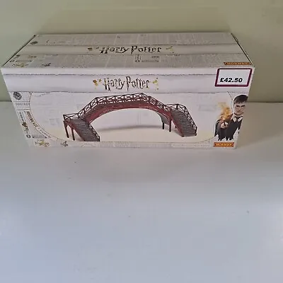 Hornby R7235 Hogsmead Station Footbridge Harry Potter Nr Mint Boxed Resin 00 • £20.99