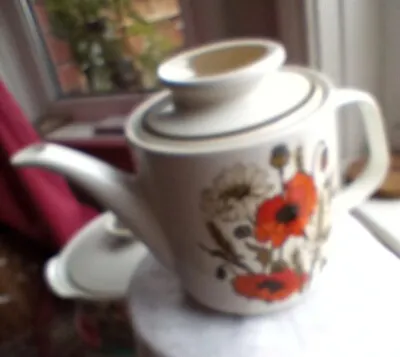 £15.99 • Buy J&G Meakin Poppy Vintage Teapot Super Duper Quality Item Pretty Floral Pattern 