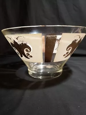 Vintage Festive Anchor Hocking Glass Chip Bowl Fleur Di Lis White And Gold 2 Pc • $15